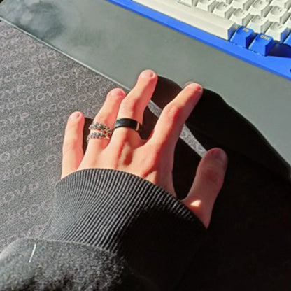 Smart Temperature-Sensitive Couple Rings